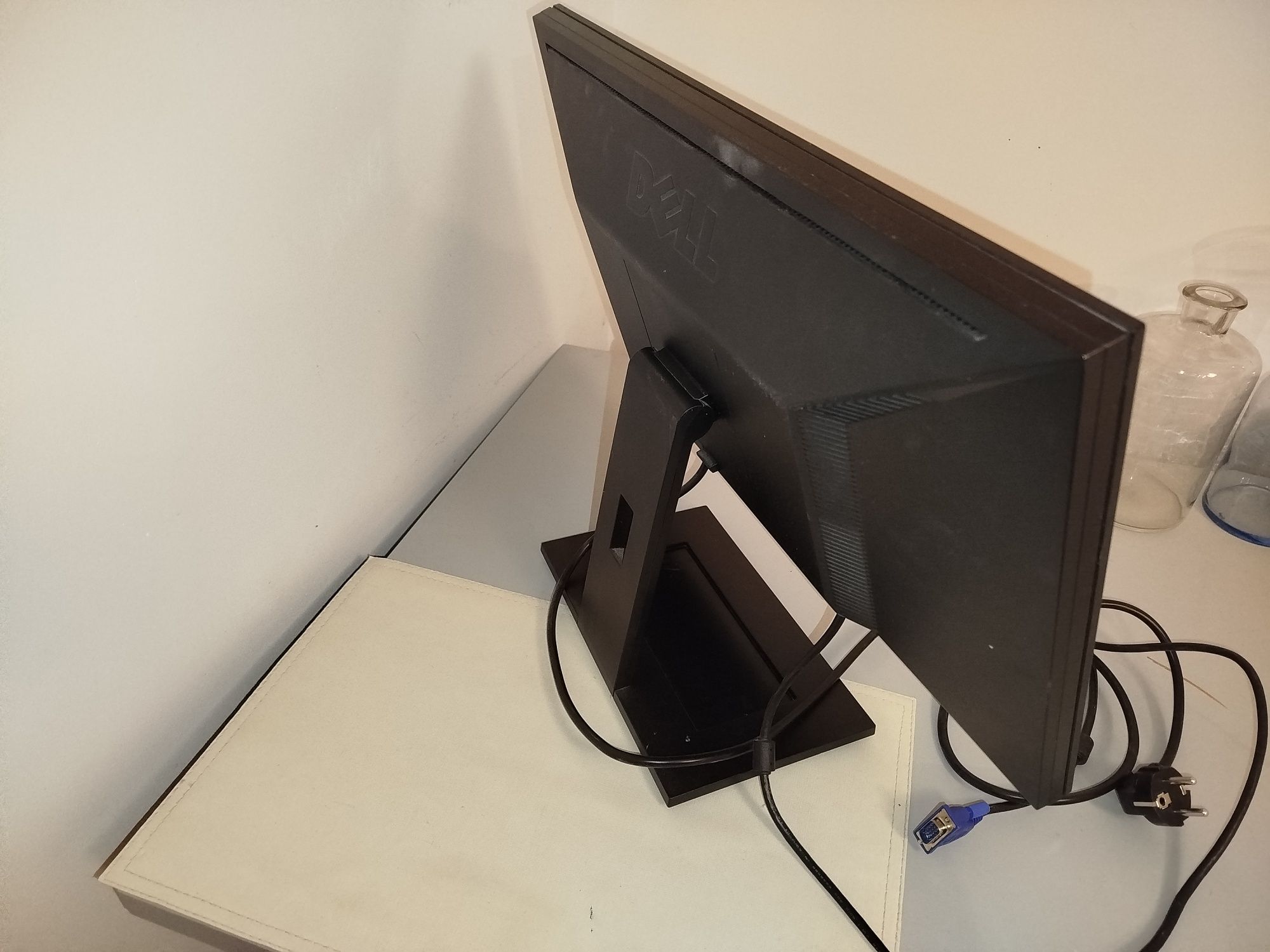 Monitor dell 21" cali