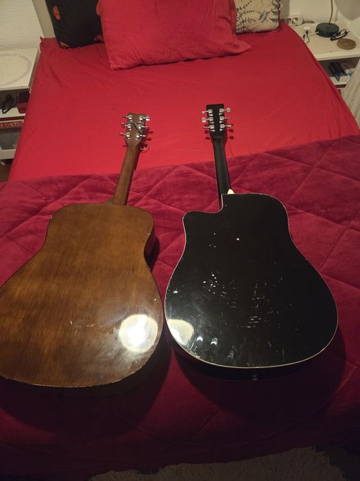 Vendo 2 violão e um vibralegs