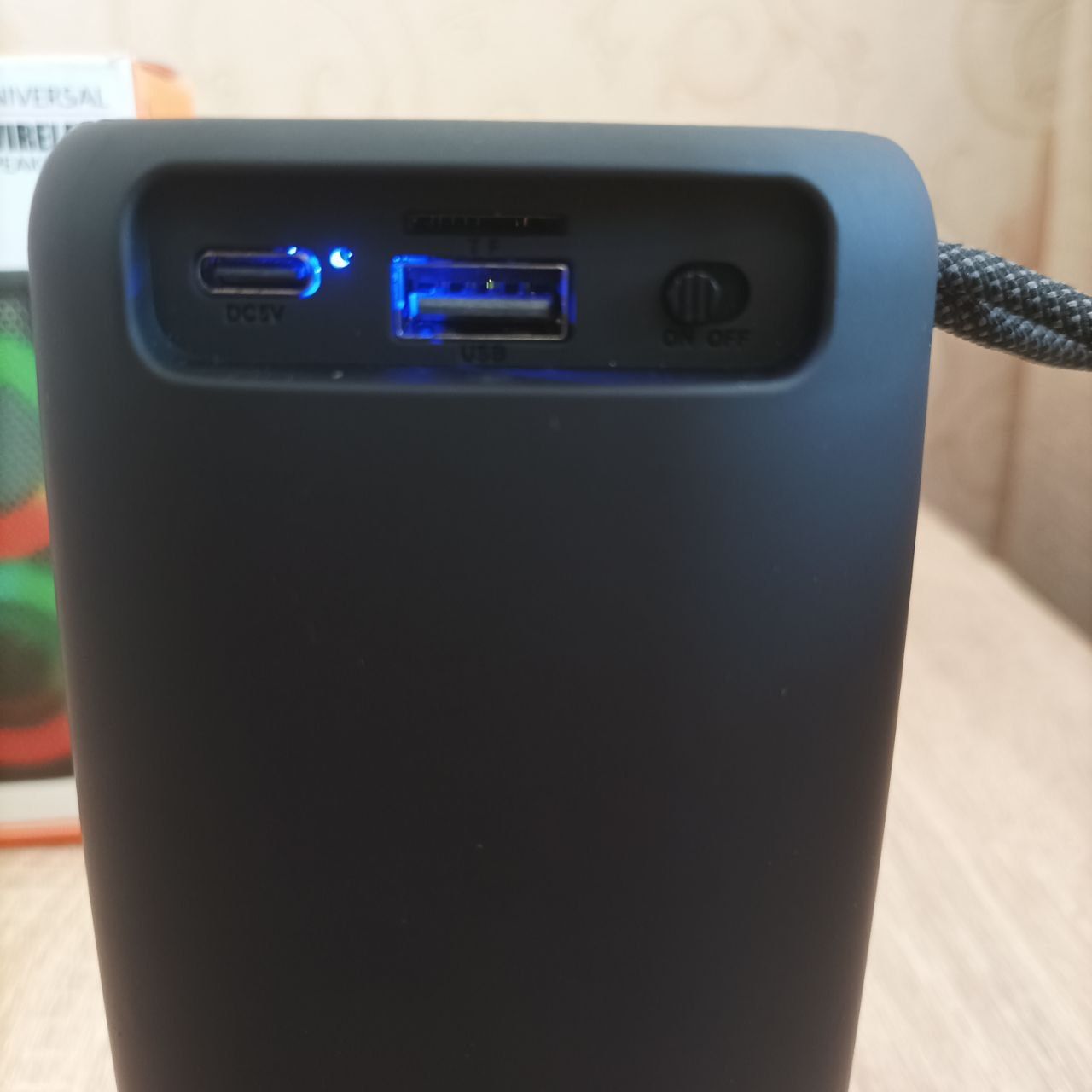 Мощная беспроводная Bluetooth колонка NB-041 со светомузыкой FM радио