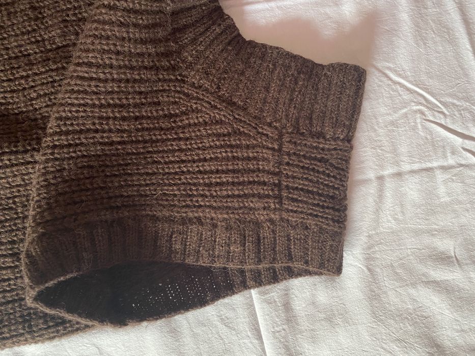 Продам вязаный жилет