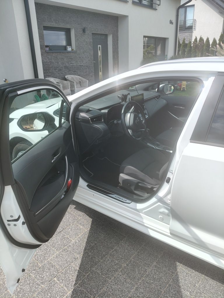 Toyota Corolla 1.8 98KM Hybryda Automat Navi Fulled Radar Camera
