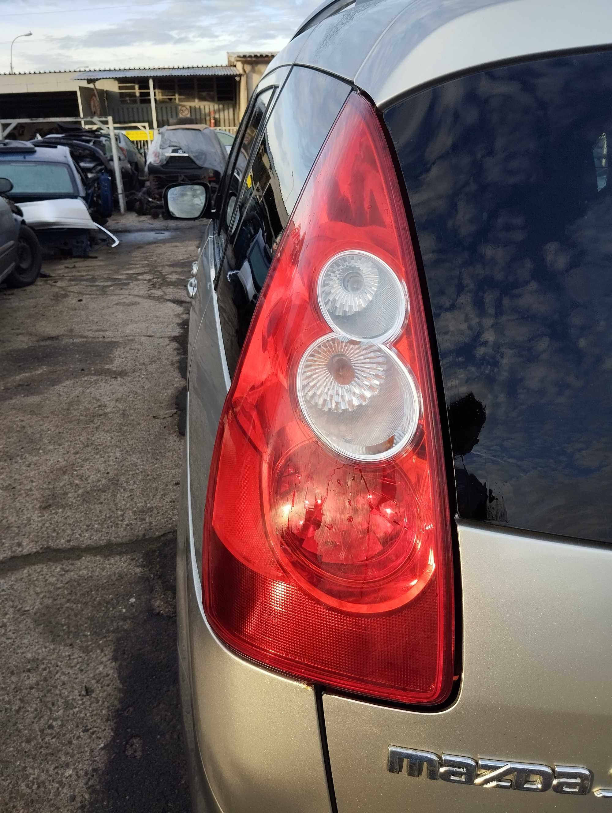 Mazda 5 2.0D 2006r.Lampa tylna lewa.