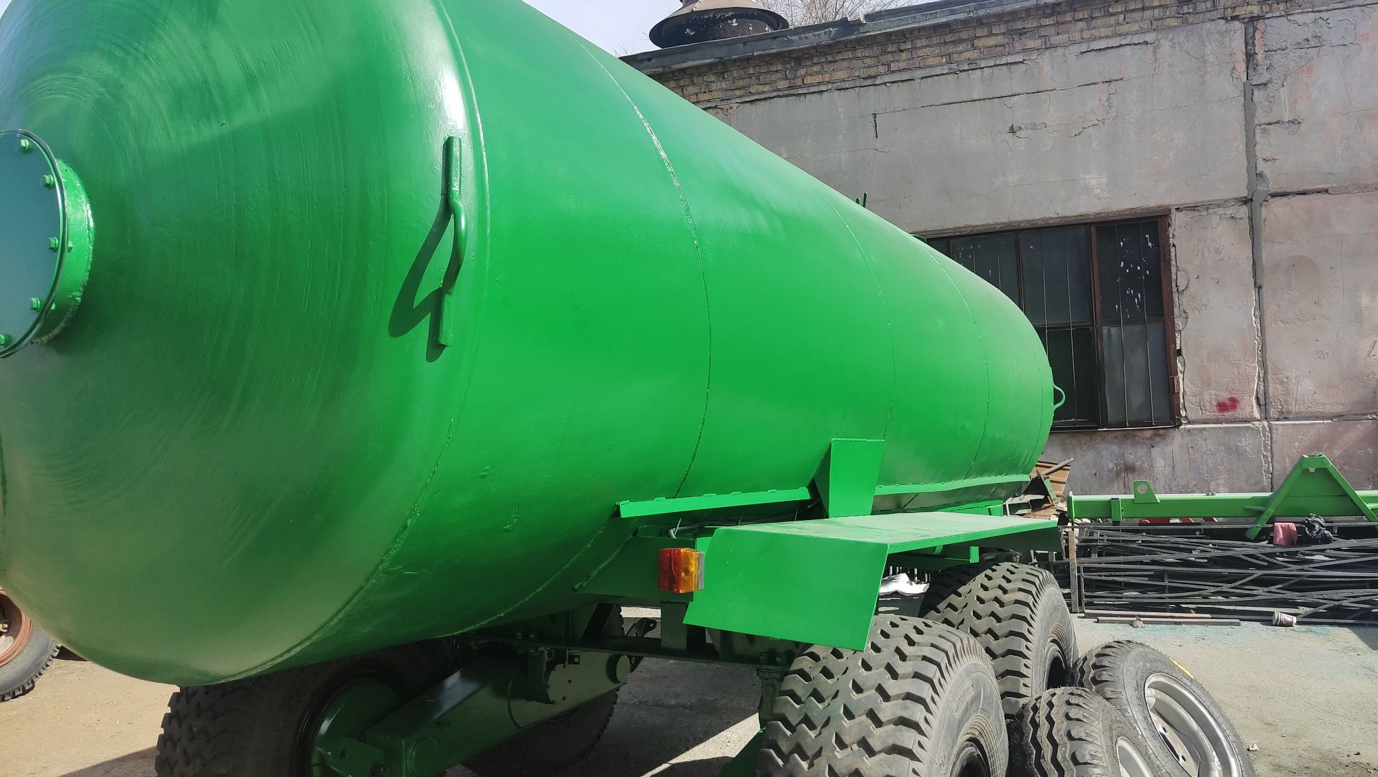 Продам бочку мжт-10