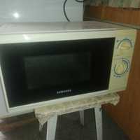 Микроволновка (Микроволновка печь) Samsung MW61FR)