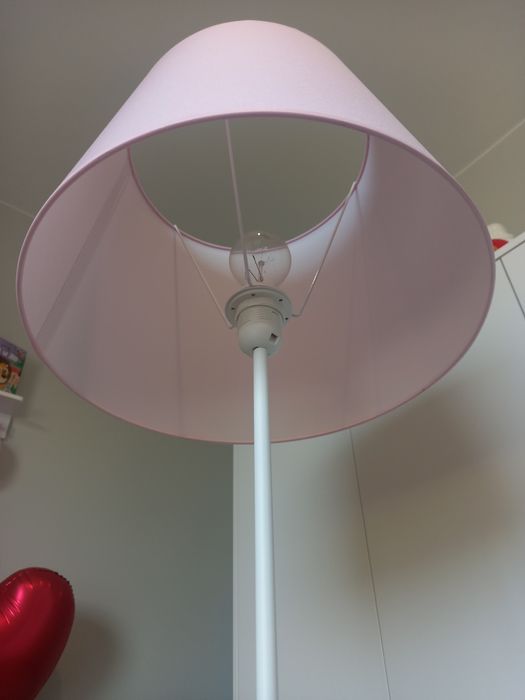 Lampa stojąca z abażurem