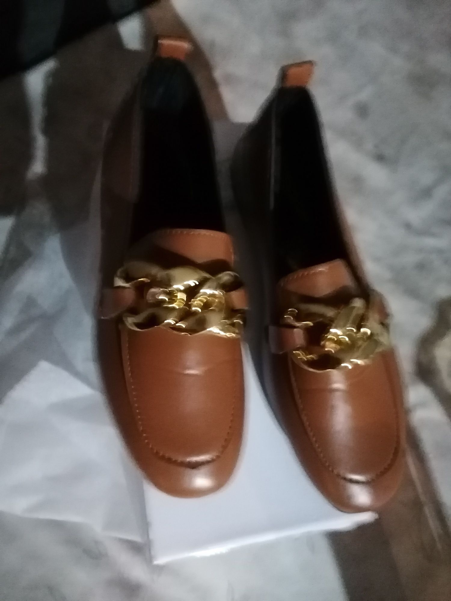 Vendo estes sapatos novos
