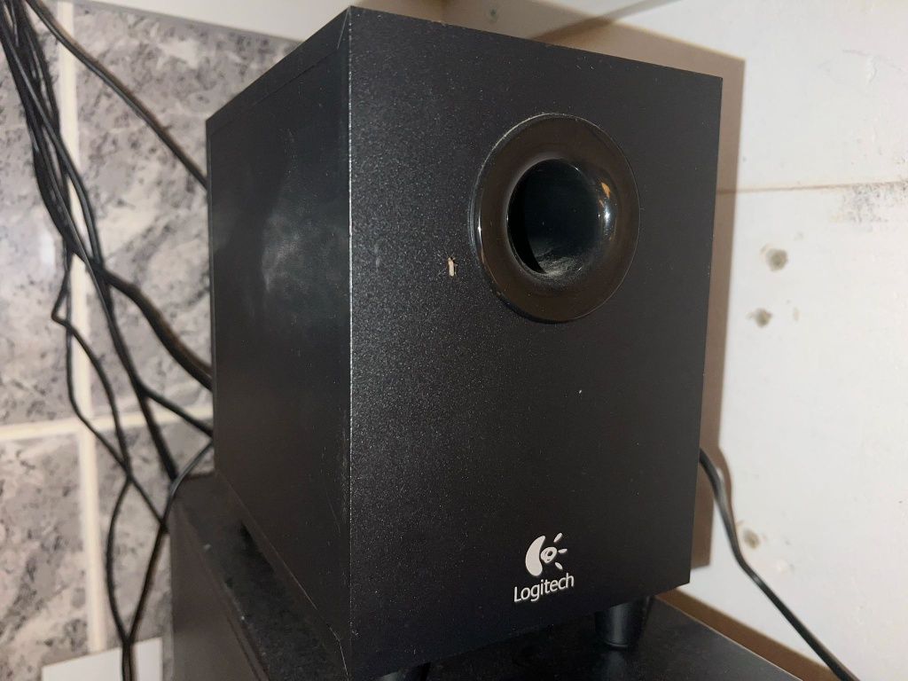 Colunas logitech