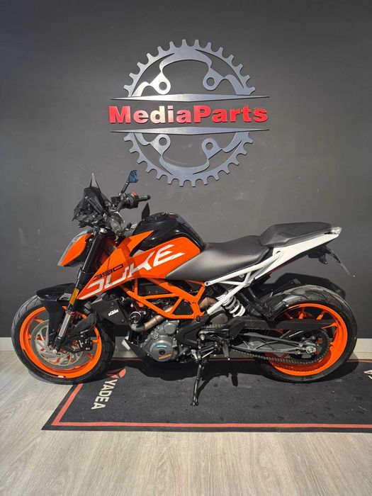KTM 390 DUKE DE 2020 COM 24696 KMS