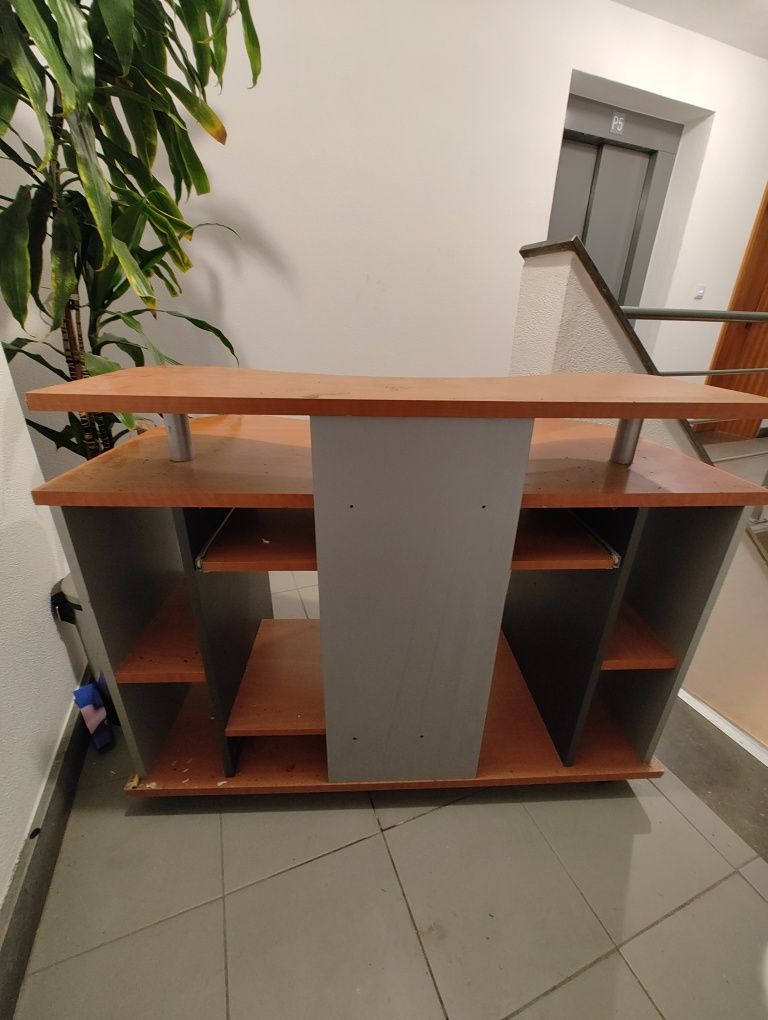 Mesa de computador e estudo
