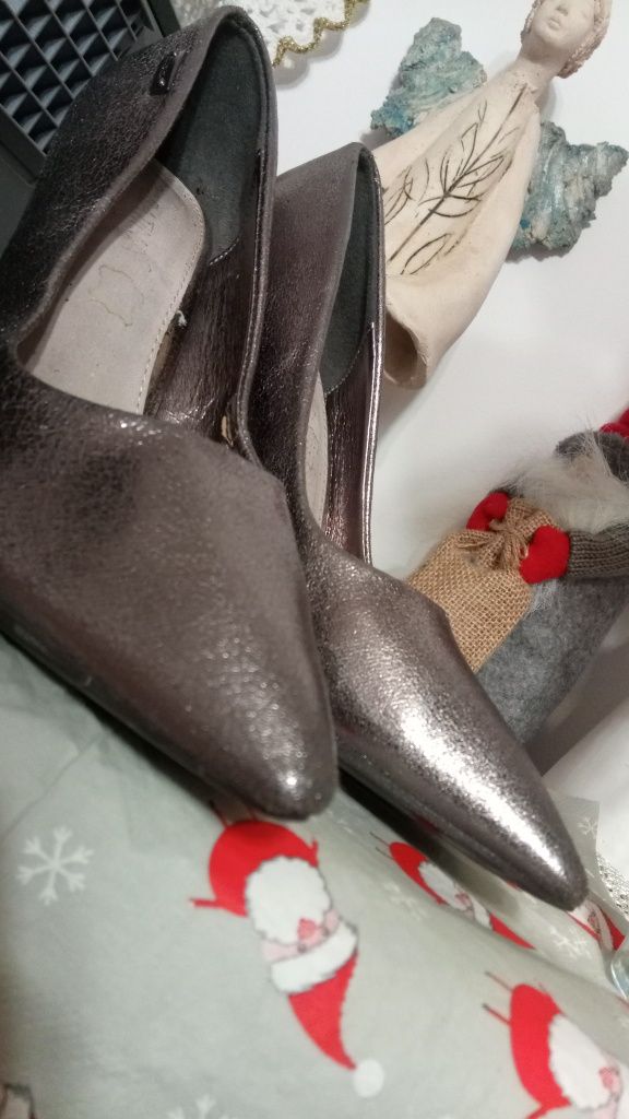 Szpilki 11 cm rozm 39 Sabatina pięknie błyszczą