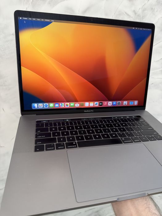 Macbook pro 15 2017 i7 16gb 256