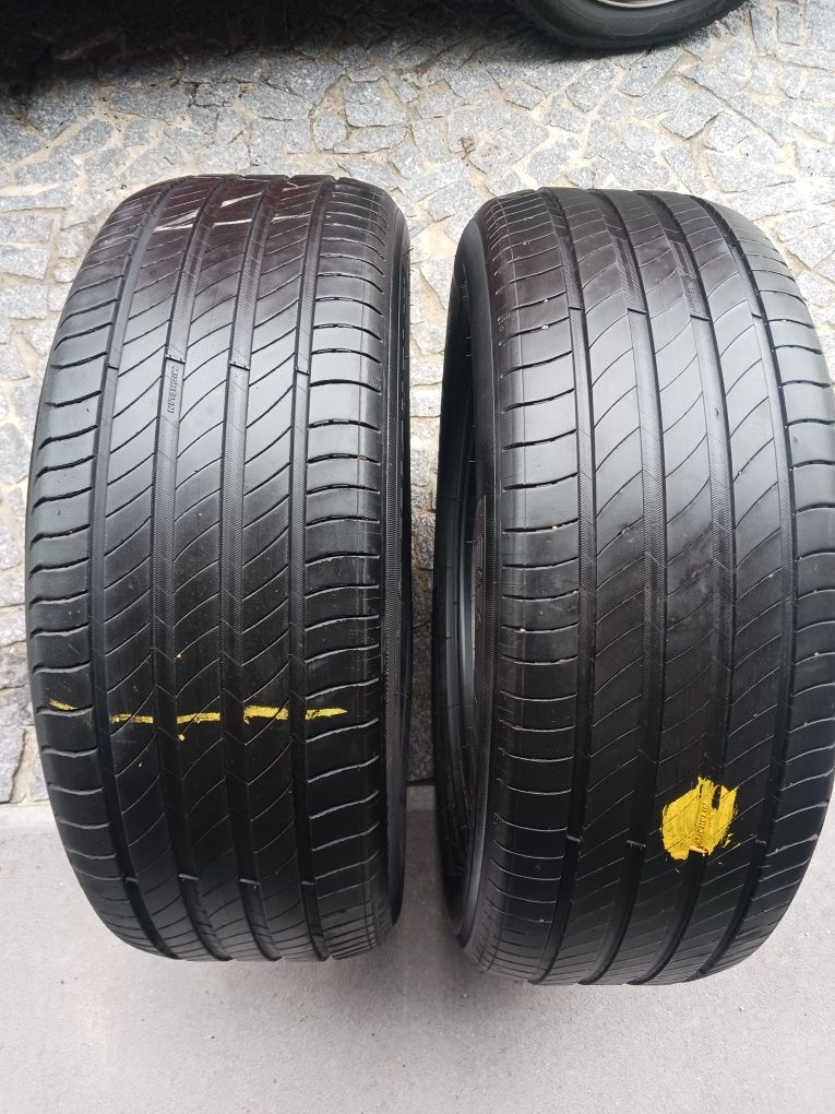 Vendo pneus semi-novos 225/55/18 Michelin