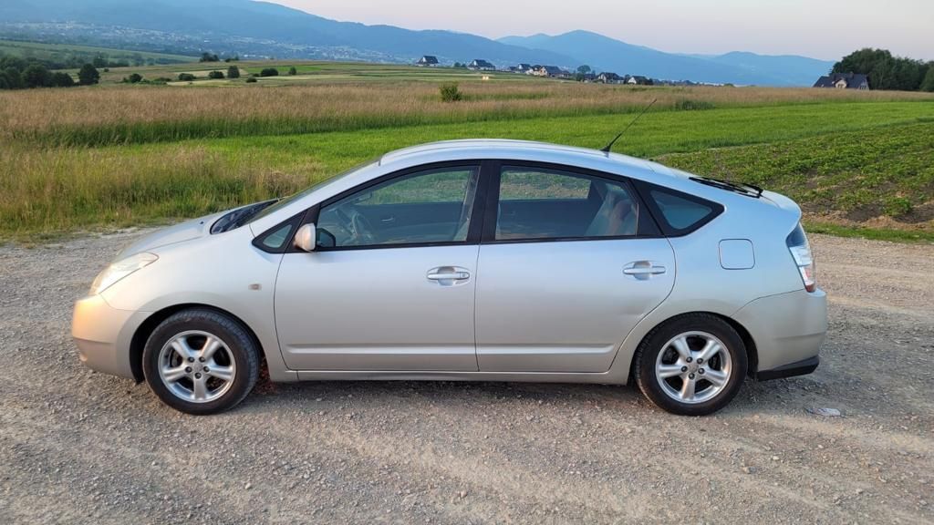 Wynajem samochodu Toyota Prius II III i Prius Plus Lpg  na TAXI Uber B