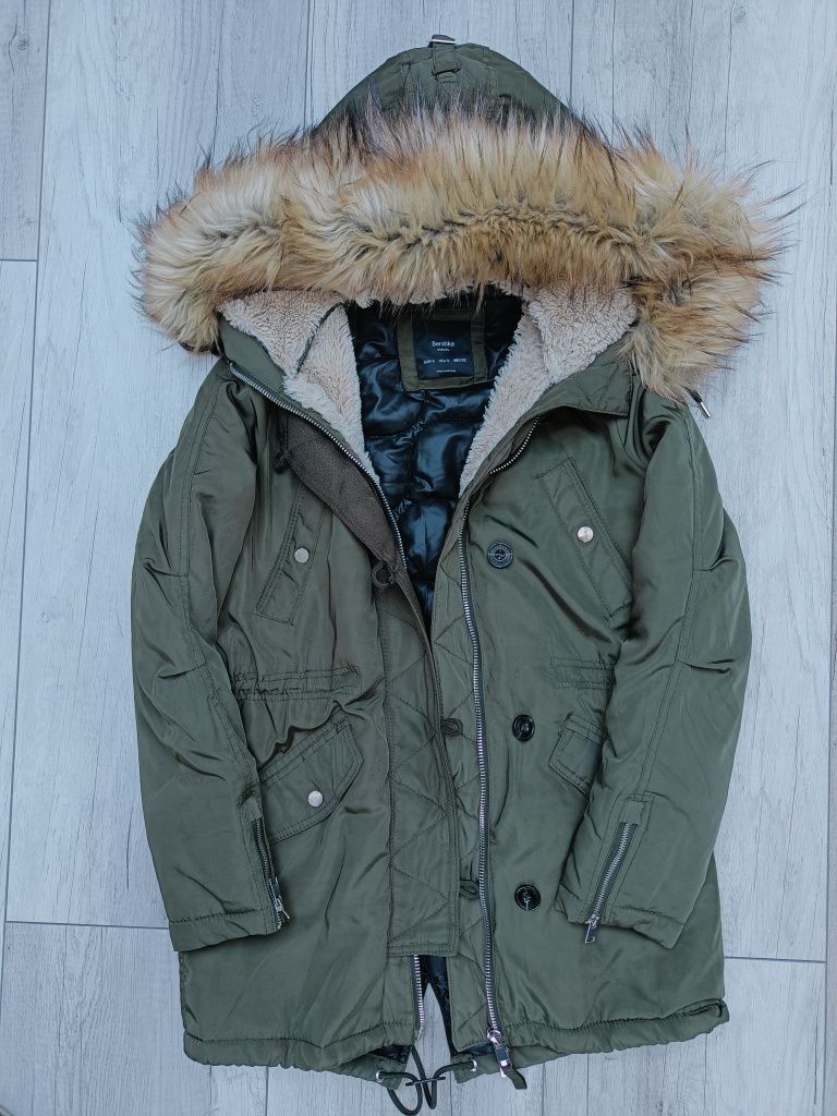 Zielona kurtka damska zimowa z futerkiem, parka khaki, Bershka, rozmia