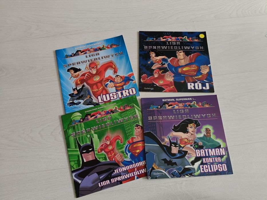 Zestaw 4 szt książek Liga sprawiedliwych Batman Superman i inni