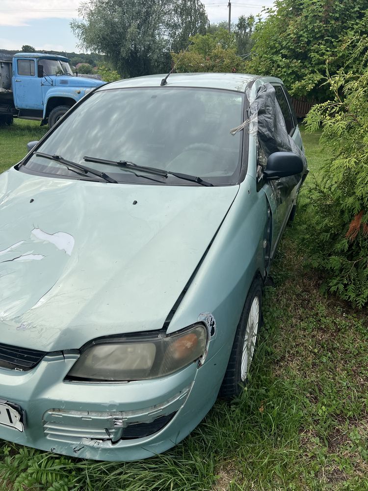 Автомобіль Mitsubishi space star