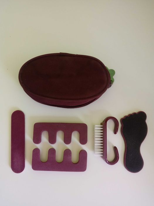 Zestaw podręczny -  turystyczny do manicure pedicure