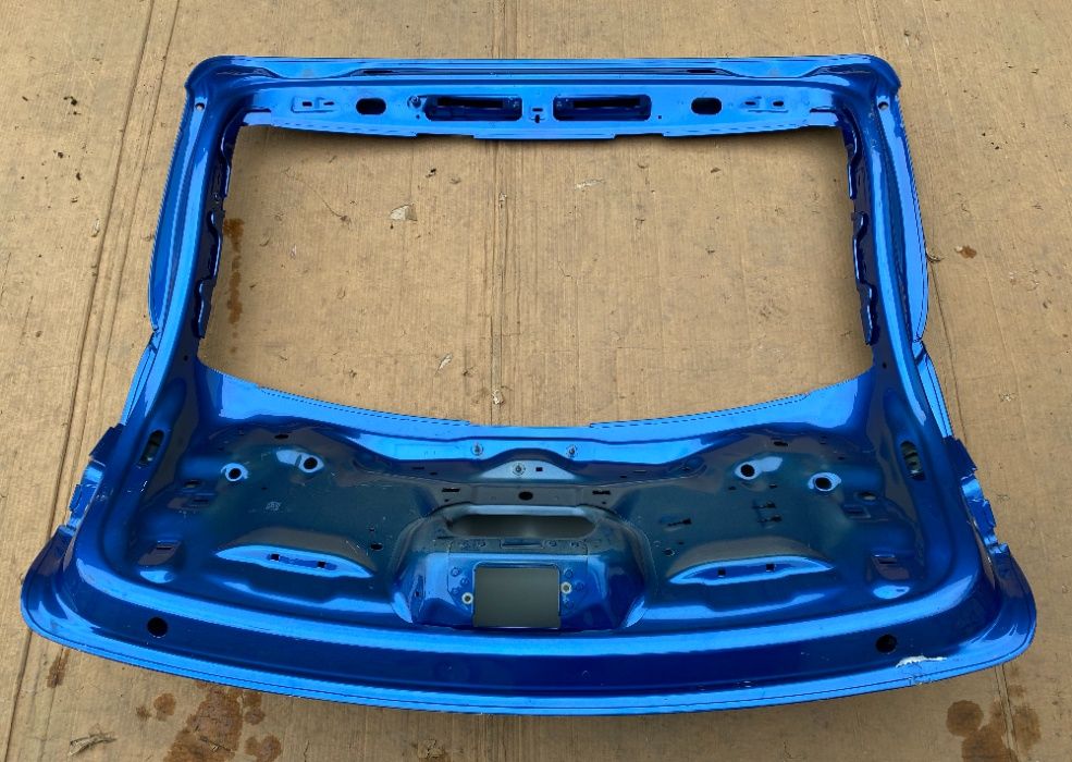 Кляпа PORSCHE MACAN LIFT 2015-2019 95B827399 Кришка багажника дверь