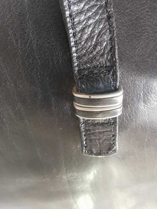 Mala de mão, preta, em pele genuína