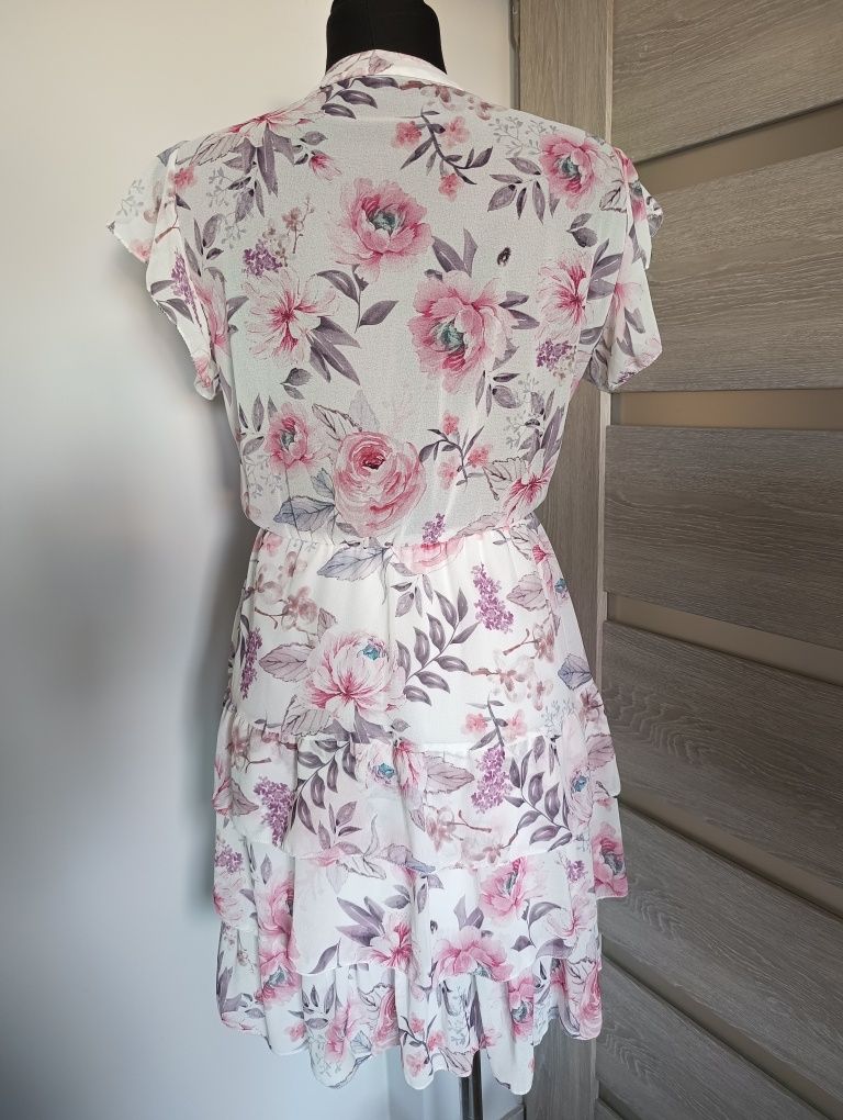 Elegancka letnia sukienka r.38