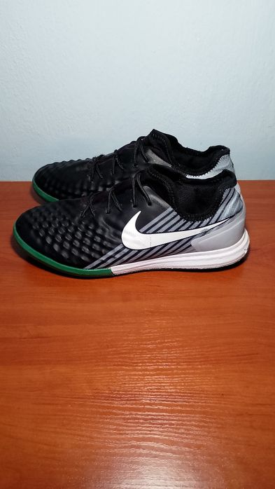 Сороконожки Сороконіжки Nike Magistra 40 розмір 25 см
