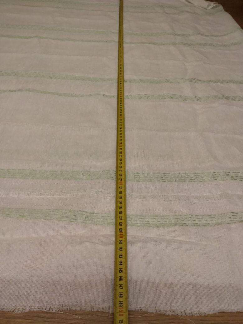 Тканина 3 м. біла із зеленим орнаментом