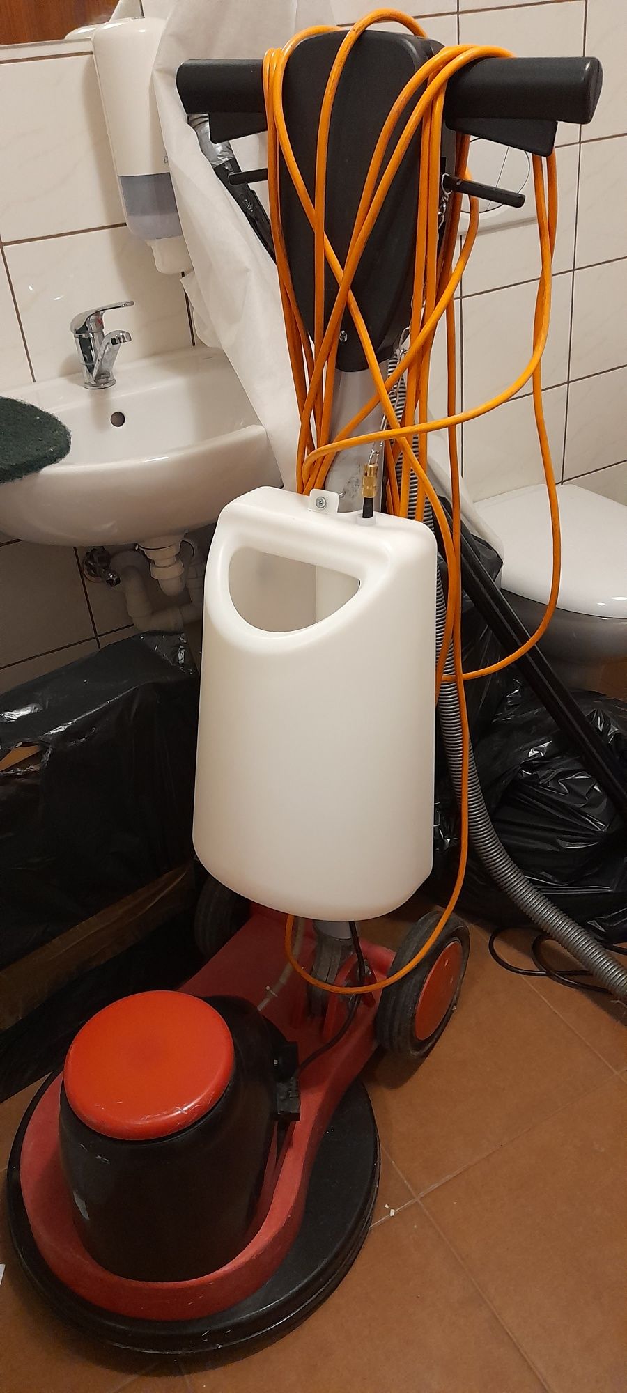 Szorowarka polerka do podłogi jak nowa
