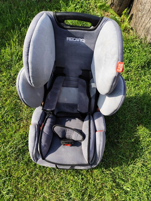 дитяче крісло recaro