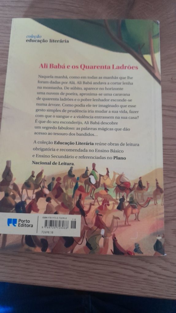 Livro "Ali Babá e os Quarenta Ladrões" de Luc Lefort