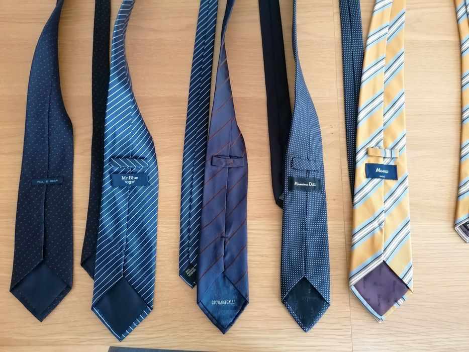 Gravatas Pierre cardin, massimo dutti Etc