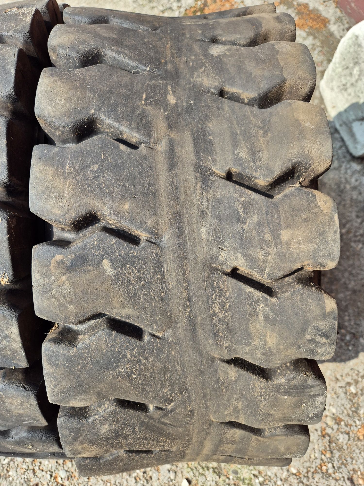 Opony 250/75-12  27x10-12