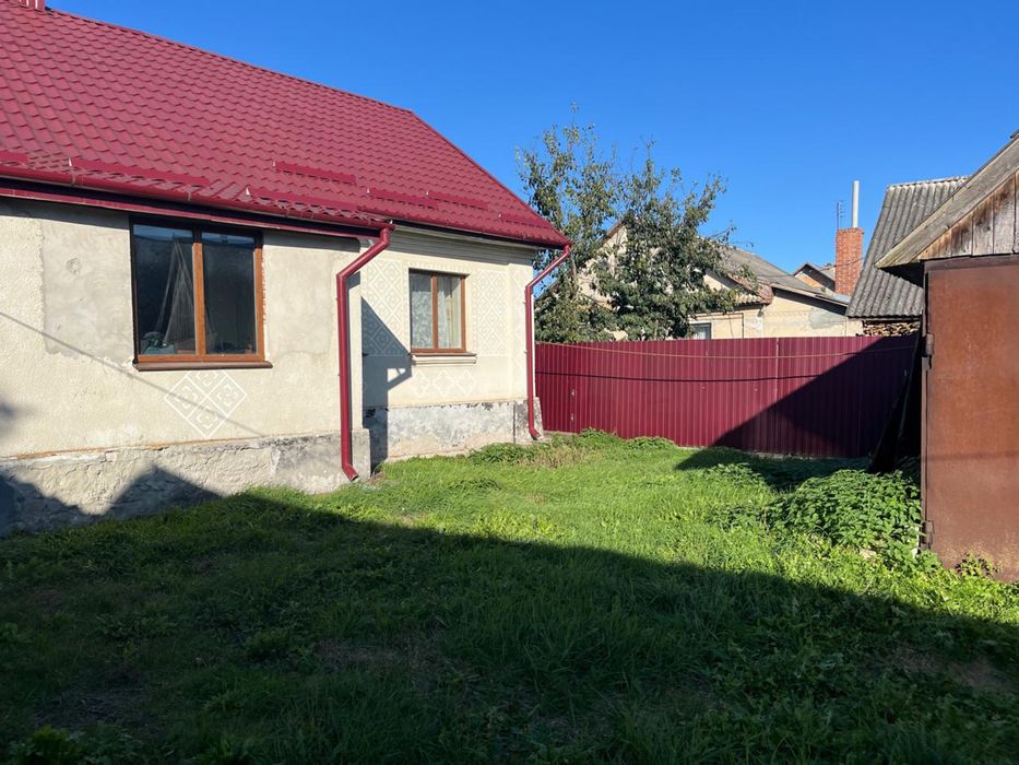 Продається  будинок  та ділянка