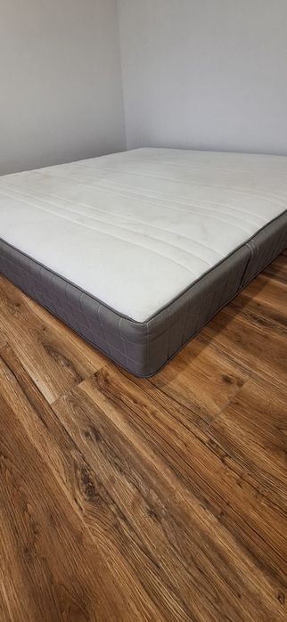 Colchão Hovag IKEA 
25 espuma de poliuretano kg / metro cúbico, lã de