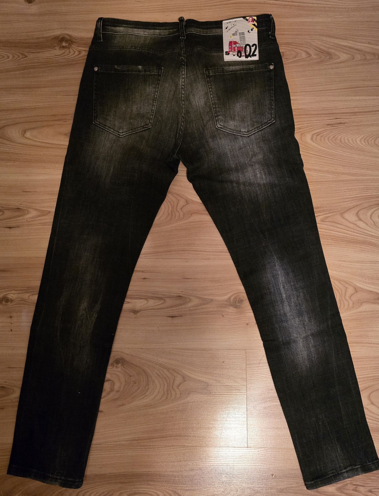 Jeansy DSQUARED rozmiar 48