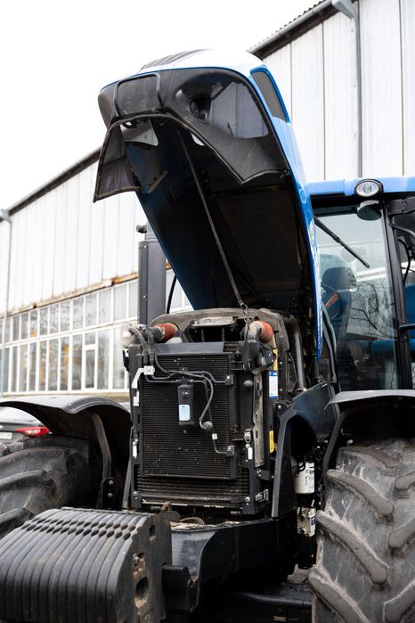 Трактор New Holland t7060