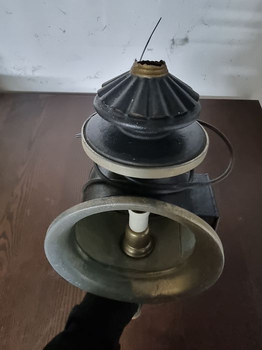 Stara lampa z wozu konnego