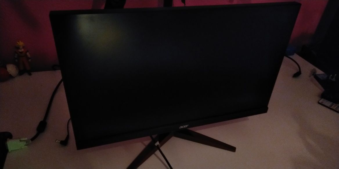 Asus VG278Q 27" + Acer KG251Q 25" + Arm mount