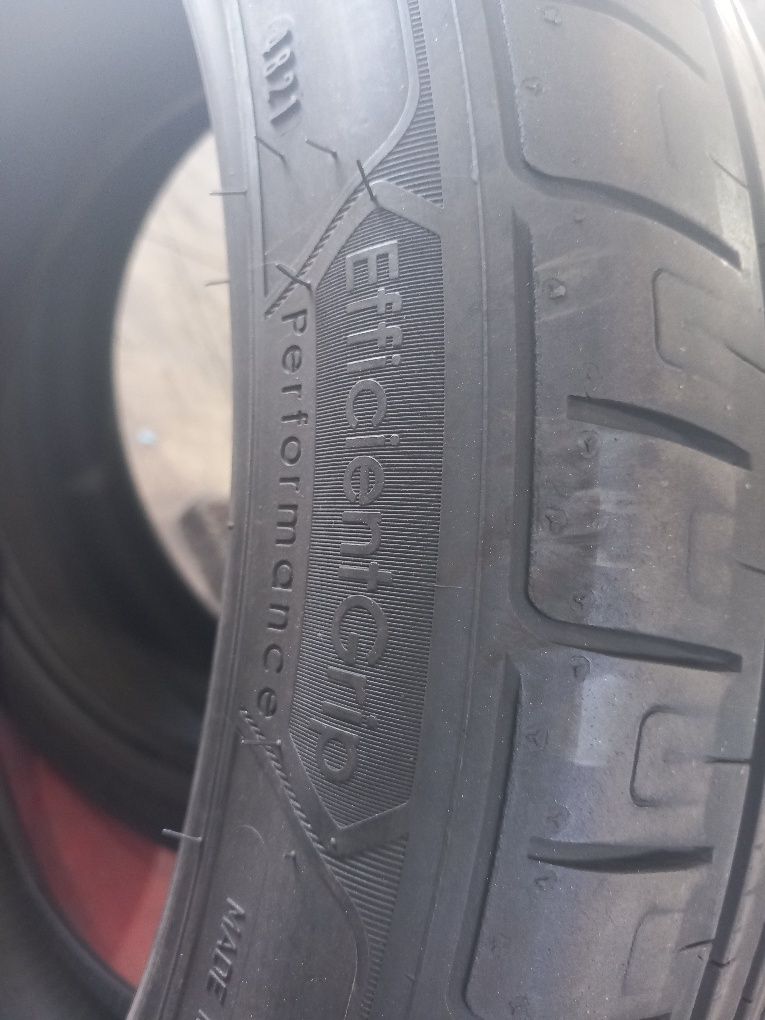 Pneus 215/45/20 Goodyear EfficientGrip Performance Electricdrive Dot21