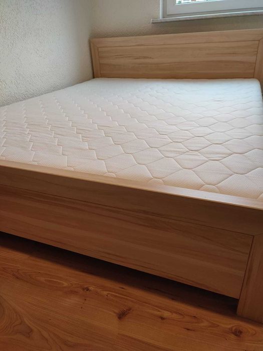 Łoże. Łóżko duze