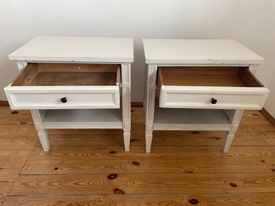 Szafki nocne drewniane