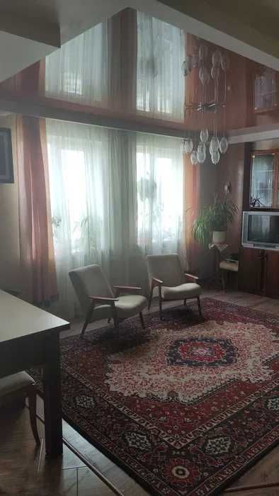 Сдам большую квартиру-студию  метро Спортивная