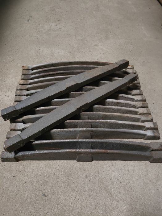 Ruszt sztabkowy żeliwny 37 cm 16szt. Polski