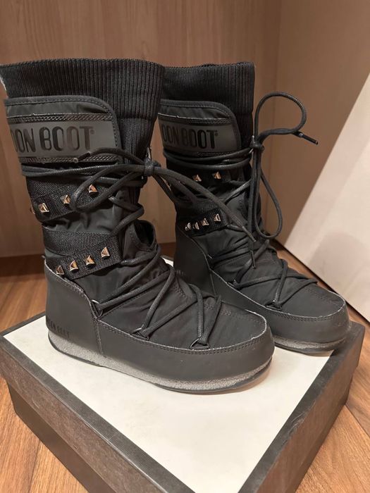 Жіночі черевики Moon Boot