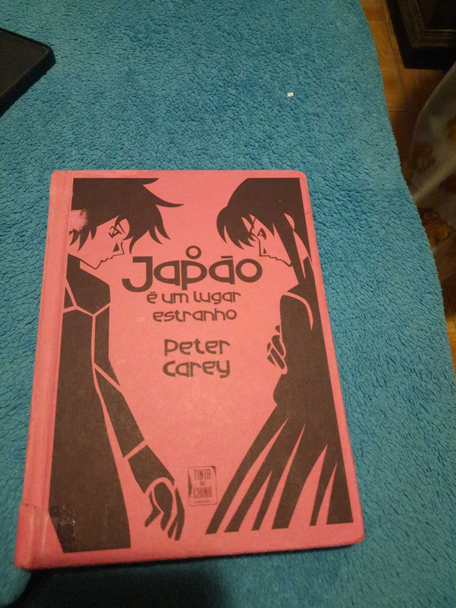 Livro o japao é um lugar estranho ( peter carey)