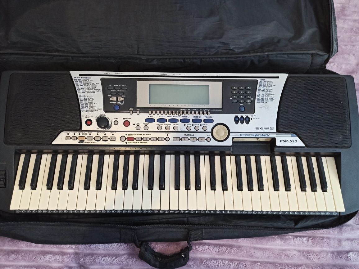 Yamaha PSR 550 синтезатор