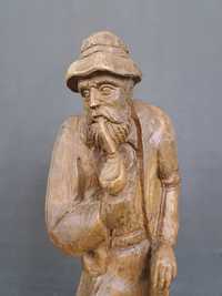 Mężczyzna, drwal z fajką, rzeźba drewniana, wys. 50 cm