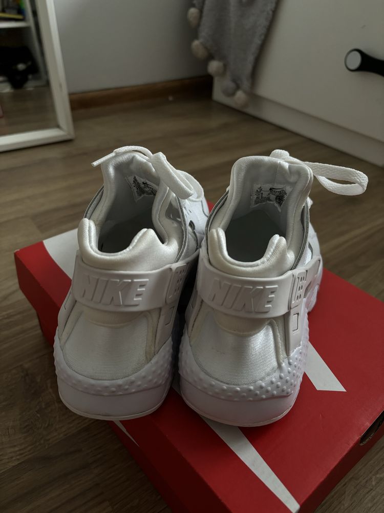 nike huarache biale NOWE