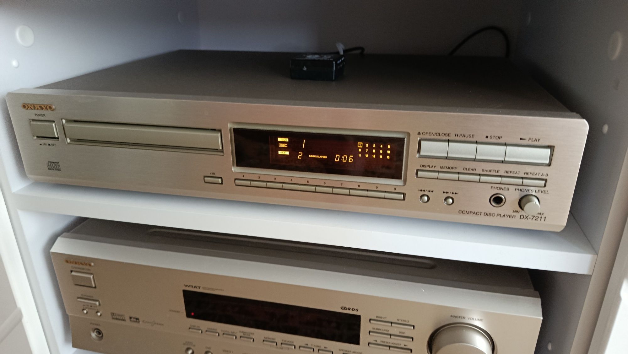 CD проигрыватель ONKYO DX-7211