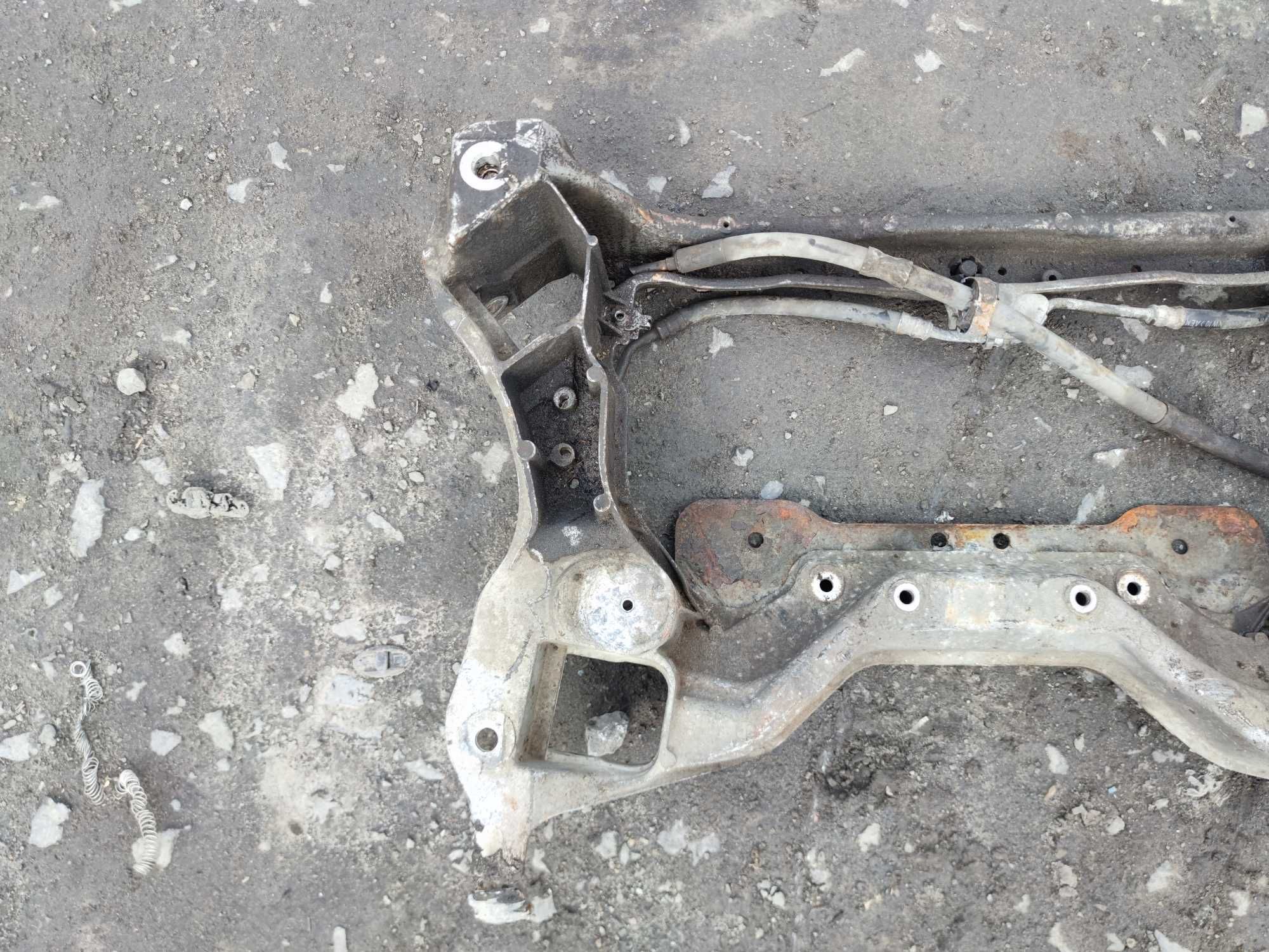Mercedes W203 W209 CLK Sanki Wózek Belka Kołyska Przód