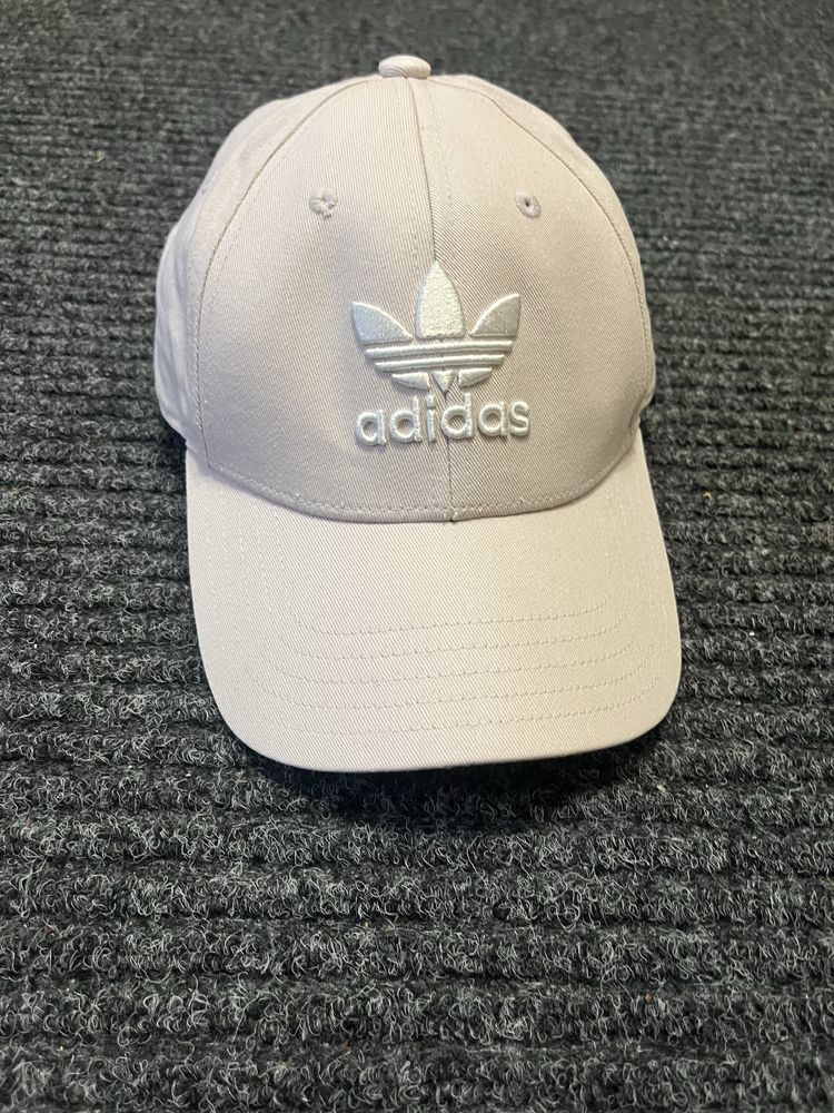 Кепка від Adidas